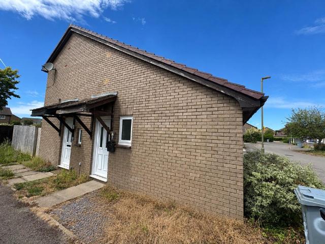 Flat for sale in Black Bourton, Oxfordshire