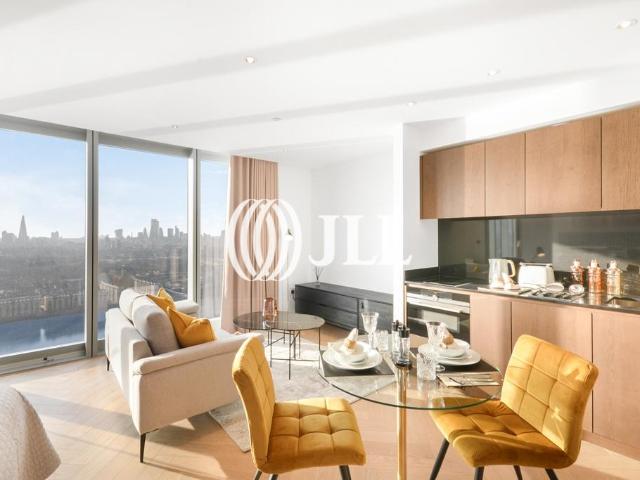 Flat for sale in Canary Wharf, Greater London