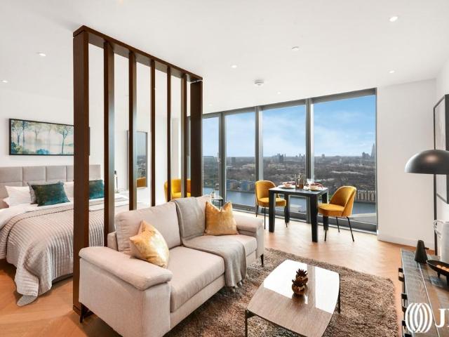 Flat for sale in Canary Wharf, Greater London