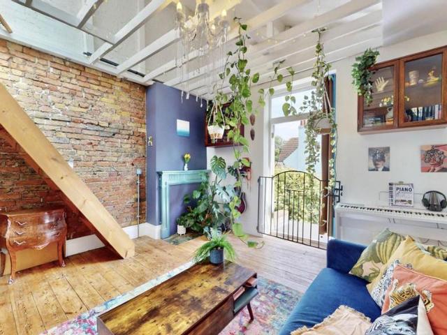 Flat for sale in Crouch End, Greater London