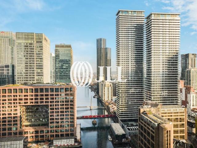 Flat for sale in Canary Wharf, Greater London