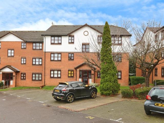 Flat for sale in Holywell Estate, North Watford