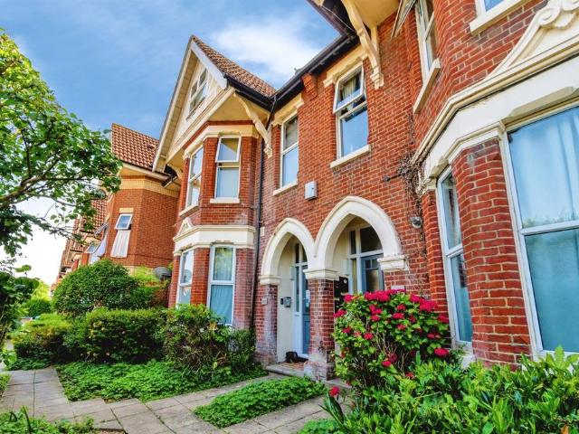 Flat for sale in Hill, City Of Southampton