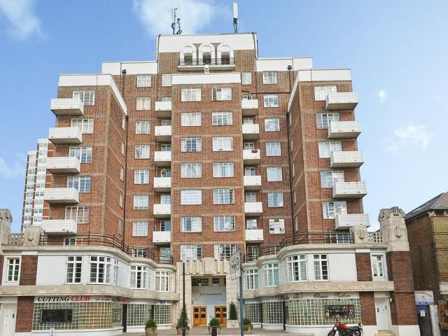 Flat for sale in London Borough of Hammersmith and Fulham, Greater London