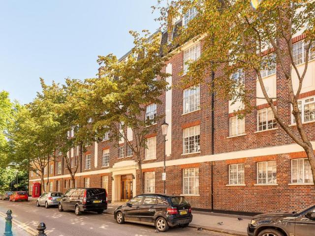 Flat for sale in Chelsea, Greater London