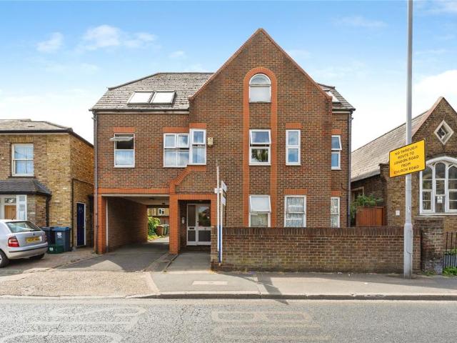 Flat for sale in Norbiton, Greater London
