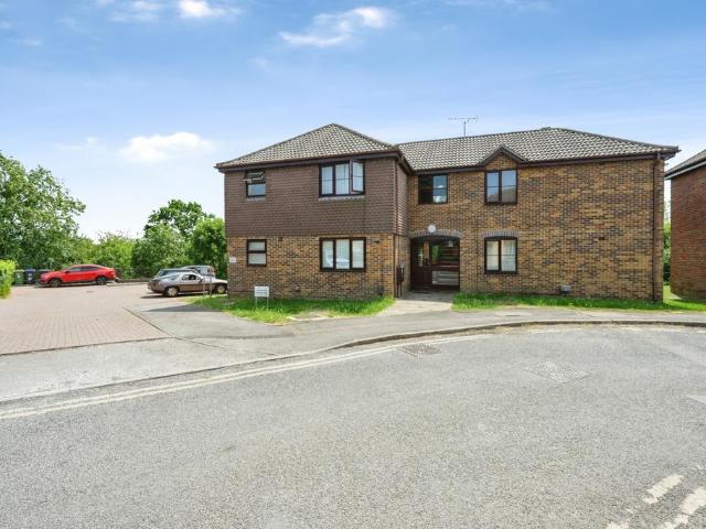 Flat for sale in Pachesham Park, Surrey