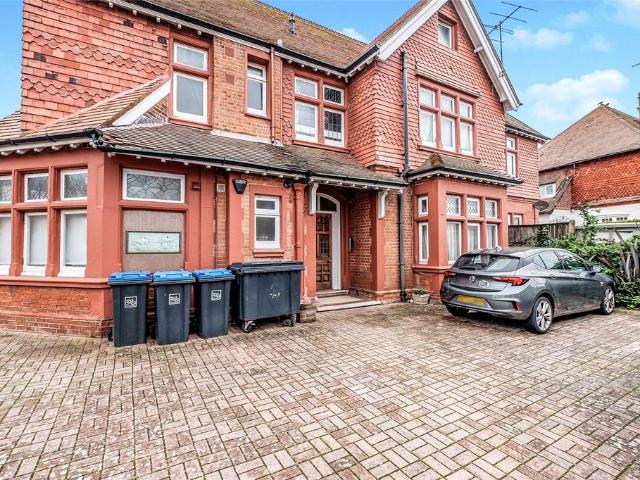 Flat for sale in West Worthing, Worthing