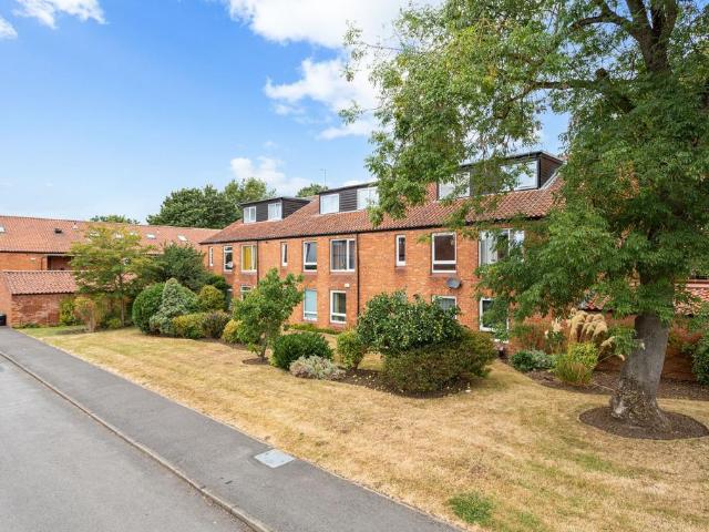 Flat for sale in Heslington, York
