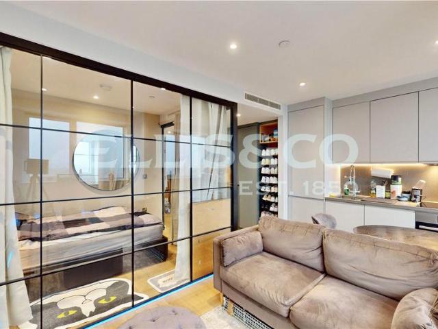 Flat for sale in Greater London