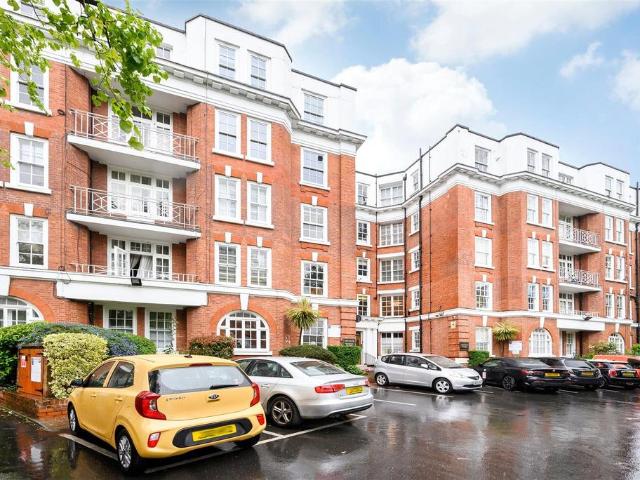 Flat for sale in City of Westminster, Greater London