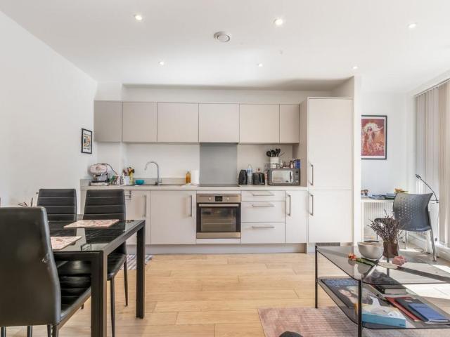 Flat for sale in Hale Village, Tottenham Hale