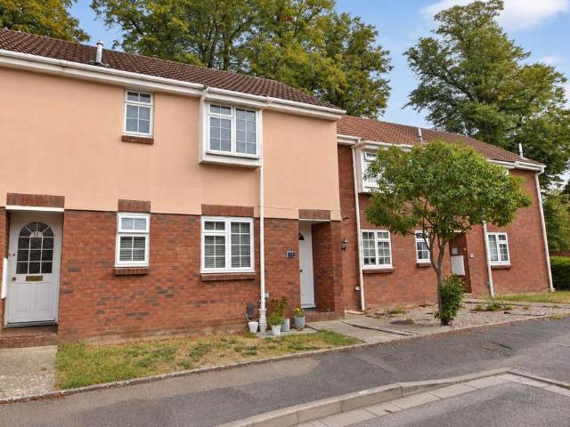 Flat for sale in Weybridge, Elmbridge
