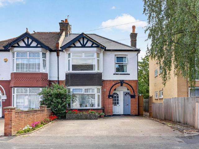 Flat for sale in Greater London