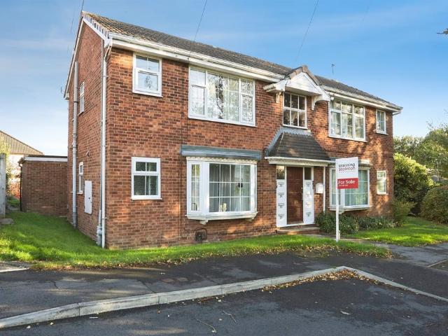 Flat for sale in Hawksworth, Leeds