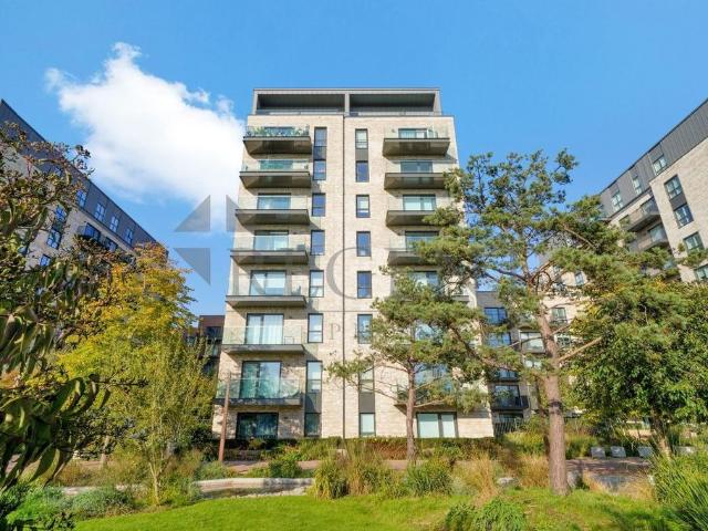 Flat for sale in London Borough of Ealing, Cat Hill