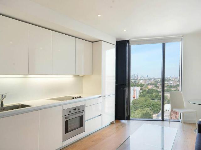 Flat for sale in Elephant and Castle, Greater London