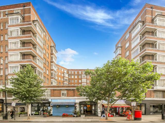 Flat for sale in Marylebone, Greater London