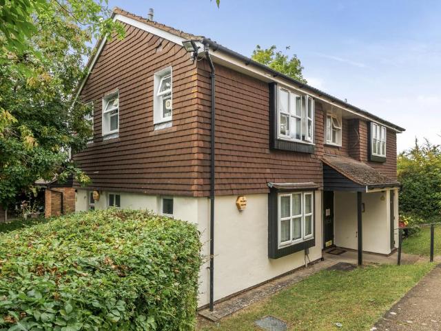 Flat for sale in London Borough of Bromley, Greater London