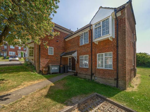 Flat for sale in Dunstable, Isle Of Man