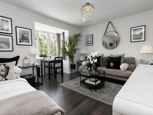 Flat for sale in Hackbridge, Greater London