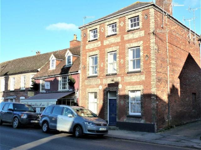 Flat for sale in Marlborough, Easton Royal