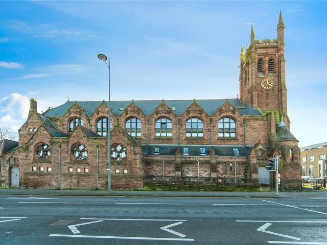 Flat for sale in Kensington, Calderstones