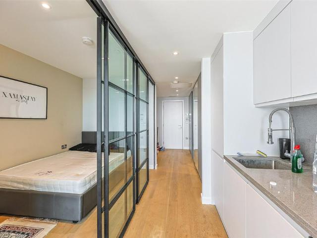 Flat for sale in Greater London