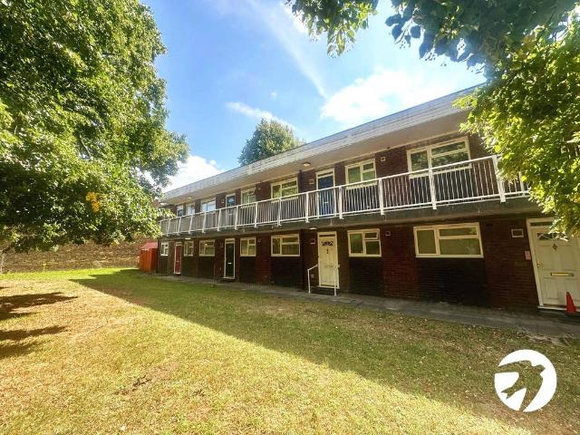 Flat for sale in Charlton, Greater London