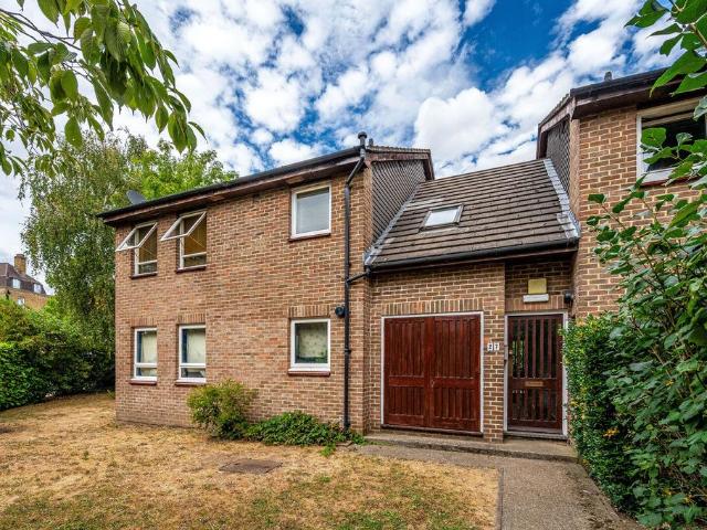 Flat for sale in Elephant and Castle, Greater London