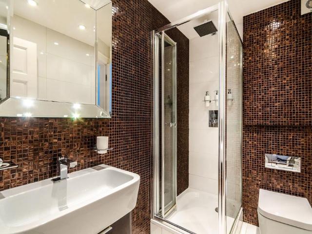 Flat for sale in Kensal Town, Bayswater