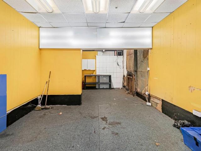Flat for sale in London Borough of Lewisham, Forest Hill