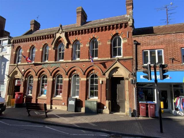 Flat for sale in Milton Keynes