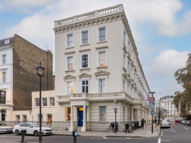 Flat for sale in Pimlico, Greater London