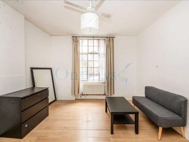 Flat for sale in Chelsea, Isle Of Man