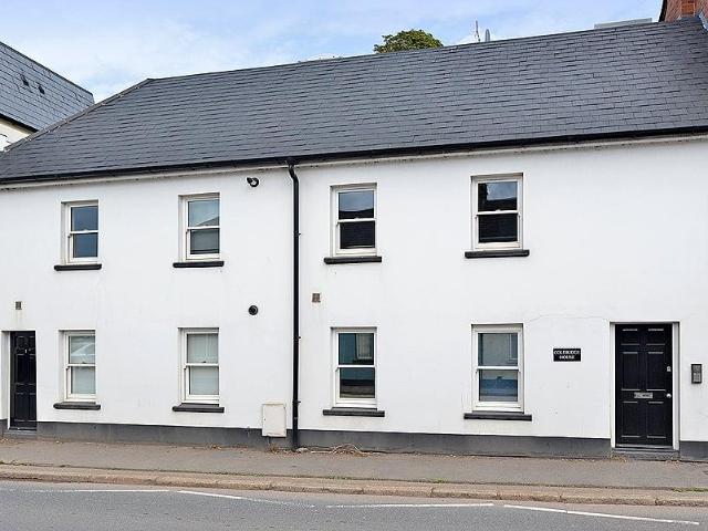 Flat for sale in Watergate, Devon