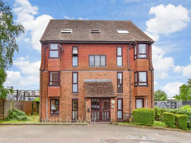Flat for sale in Petersfield, Bolton Low Houses