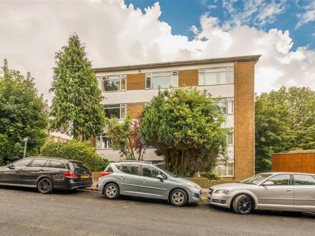 Flat for sale in Brunswick