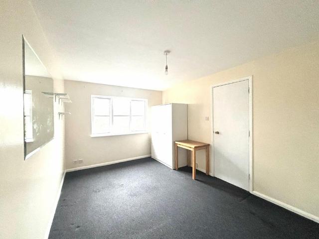 Flat for sale in Cowley, Greater London