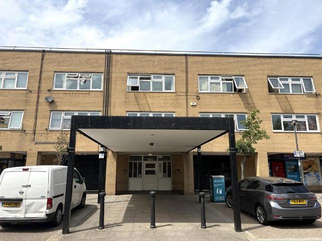 Flat for sale in Milton Keynes