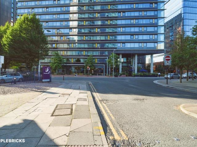 Flat for sale in City Centre, Salford