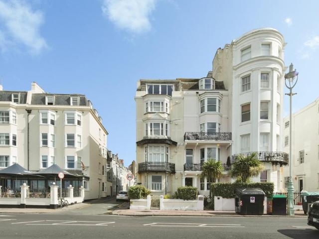 Flat for sale in Queen's Park, Brighton & Hove