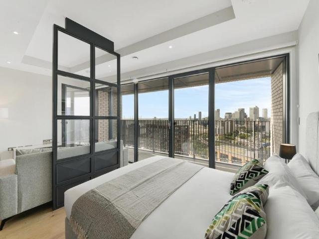 Flat for sale in London City Island, Greater London