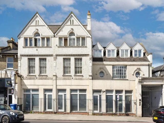 Flat for sale in London Borough of Lewisham, Isle Of Man