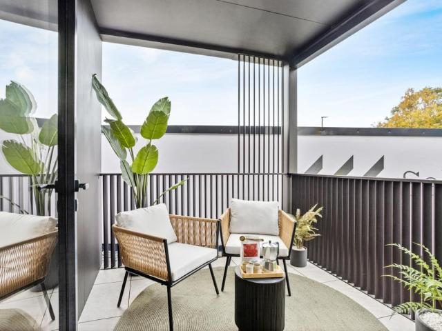 Flat for sale in East Greenwich, Cat Hill