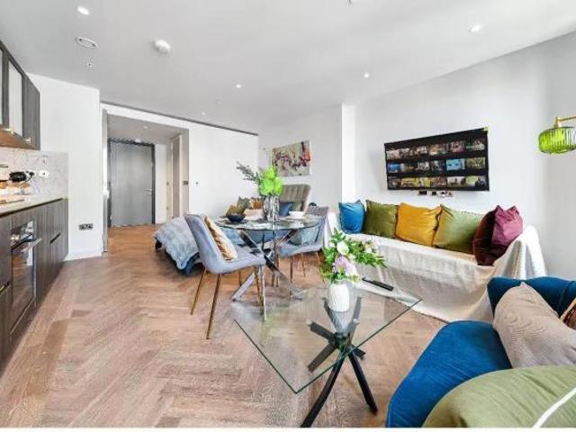 Flat for sale in Paddington, Greater London