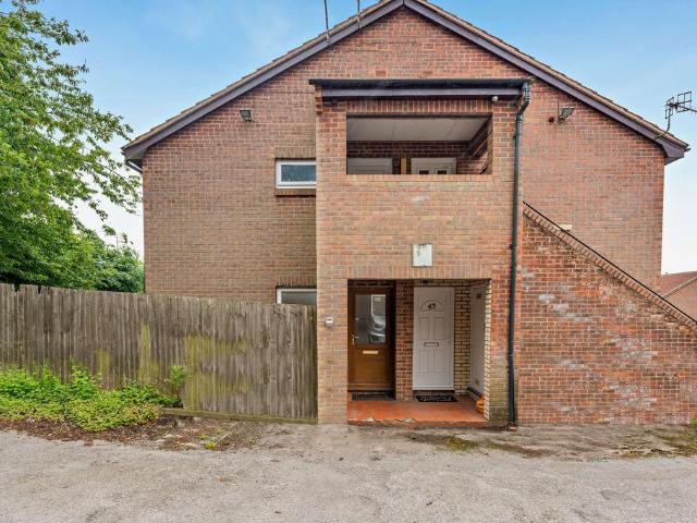 Flat for sale in Warren Hill, Gedling