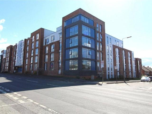 Flat for sale in Calderstones