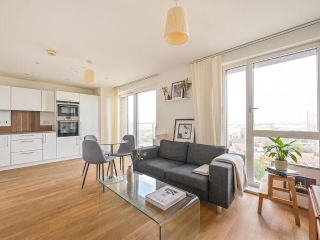 Flat for sale in Bromley-by-Bow, Greater London