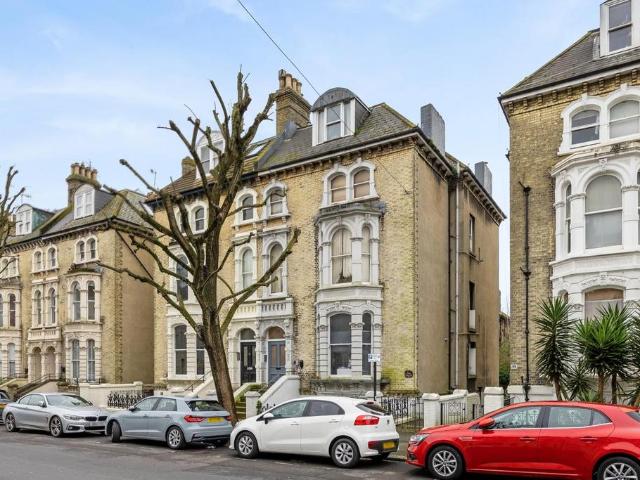Flat for sale in Aldrington